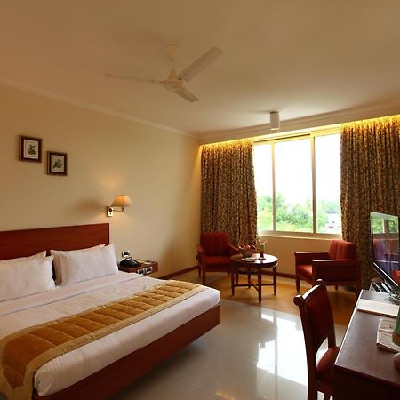 Sangam Hotel, タンジャーヴール エクステリア 写真