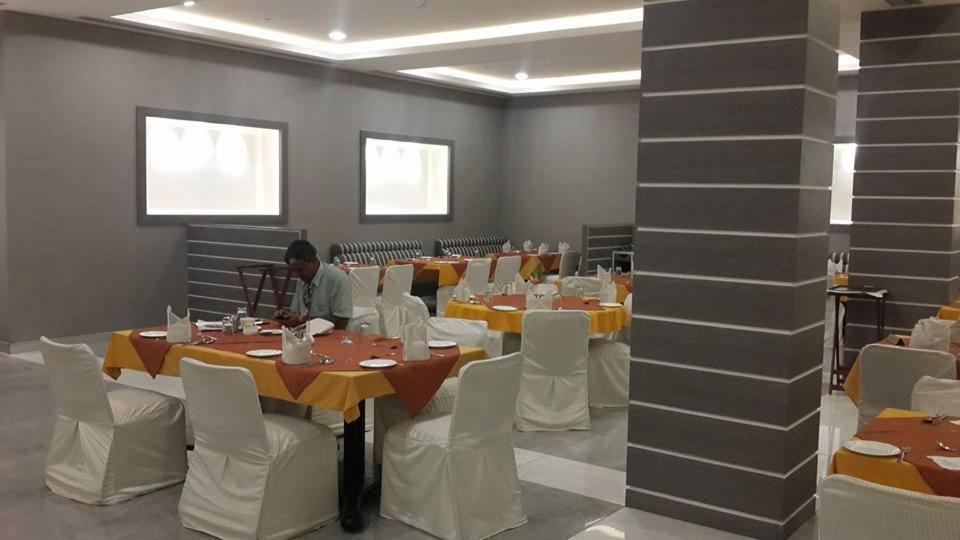 Sangam Hotel, タンジャーヴール エクステリア 写真