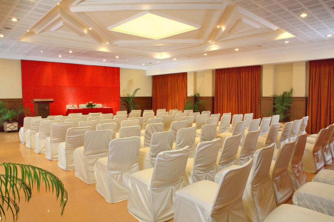 Sangam Hotel, タンジャーヴール エクステリア 写真