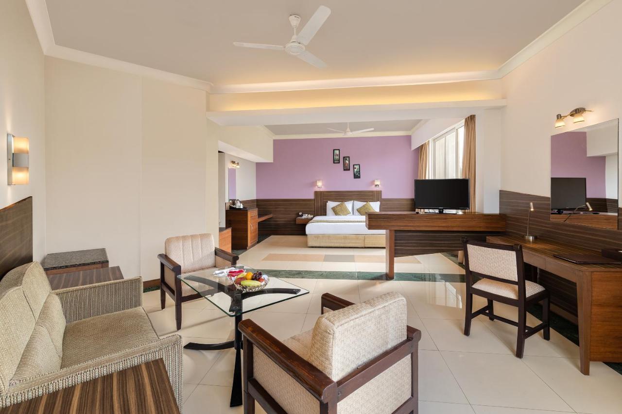 Sangam Hotel, タンジャーヴール エクステリア 写真