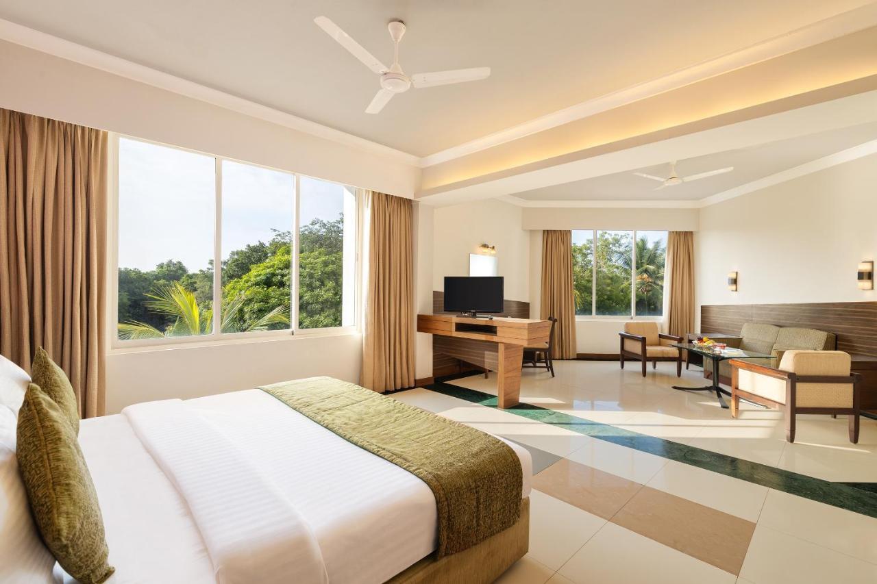 Sangam Hotel, タンジャーヴール エクステリア 写真