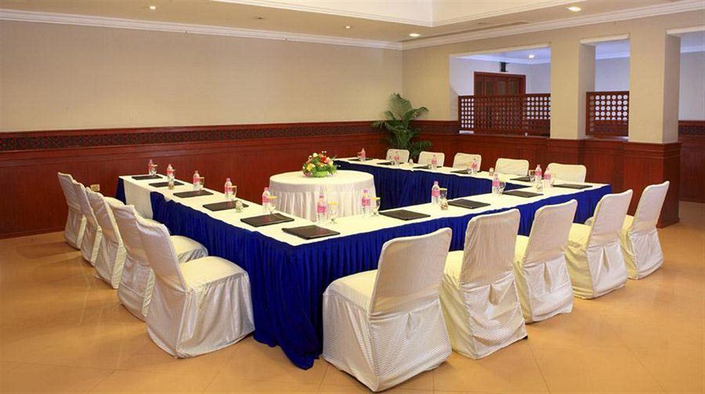 Sangam Hotel, タンジャーヴール エクステリア 写真