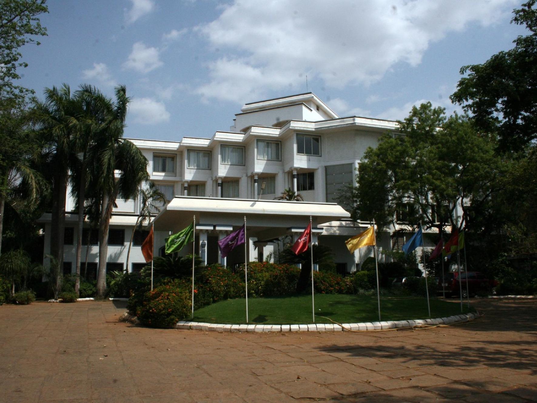 Sangam Hotel, タンジャーヴール エクステリア 写真